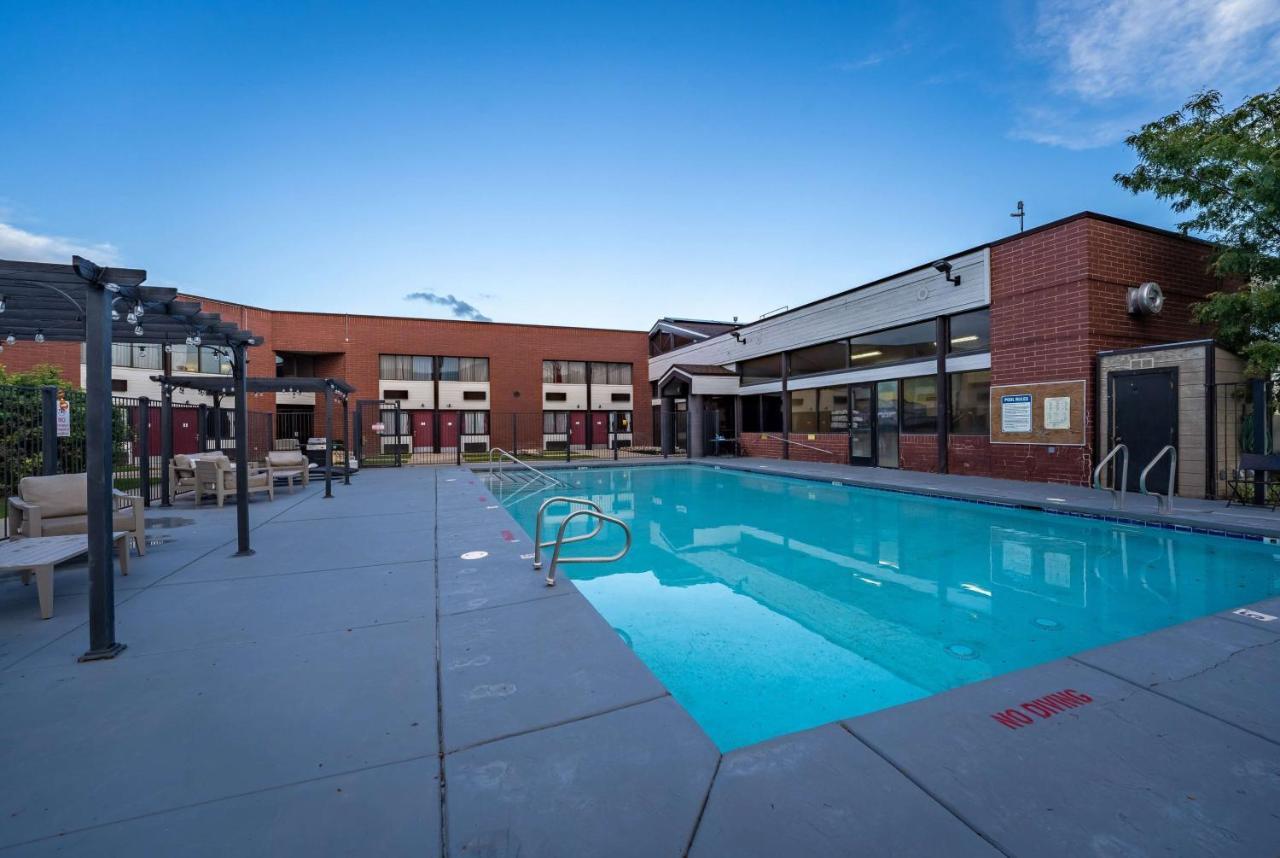 Ramada By Wyndham Cedar City Dış mekan fotoğraf