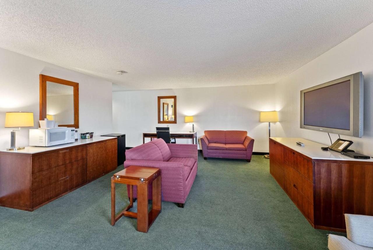 Ramada By Wyndham Cedar City Dış mekan fotoğraf